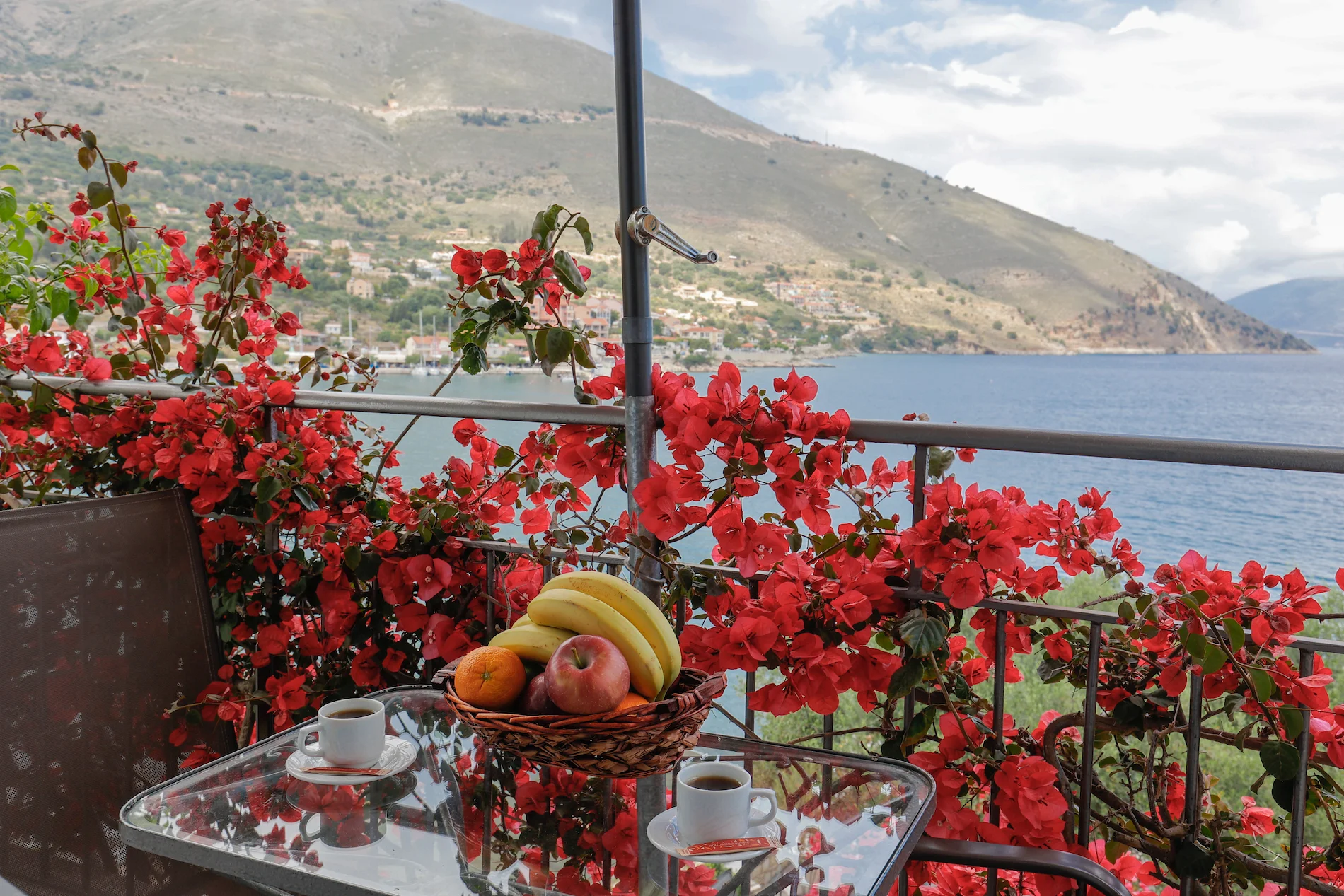 Enjoy seafront studios, mountain-view rooms, and a peaceful seaside retreat.